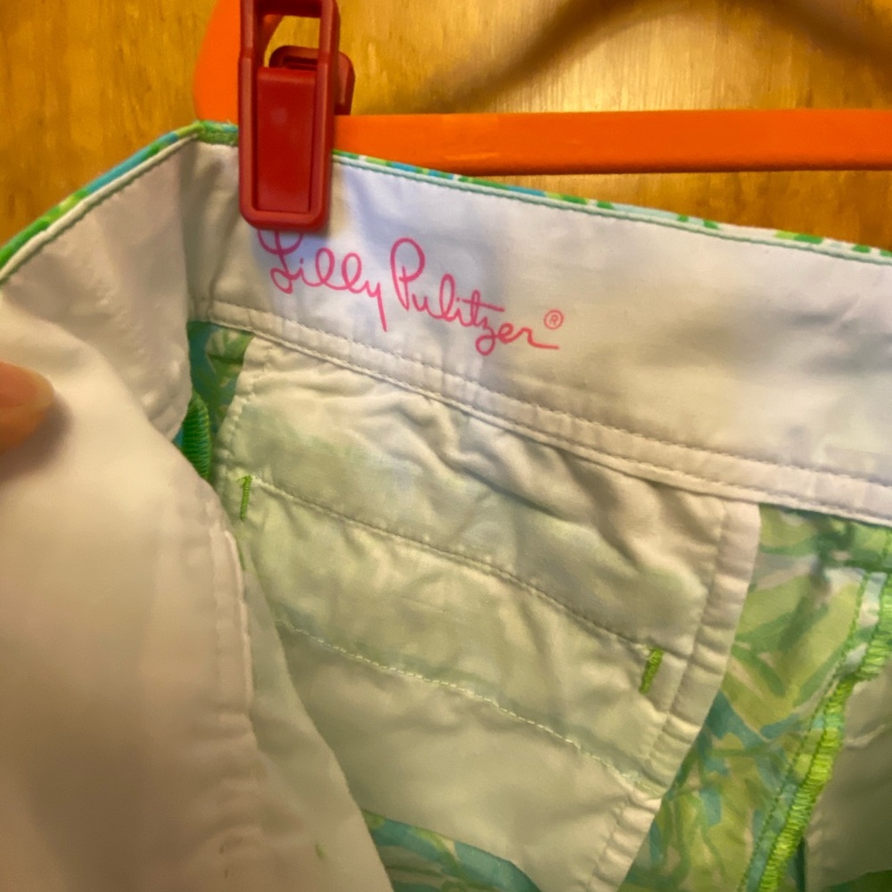 EUC Lilly Pulitzer Walsh Citrus Green Parrot shorts - Picture 4 of 8